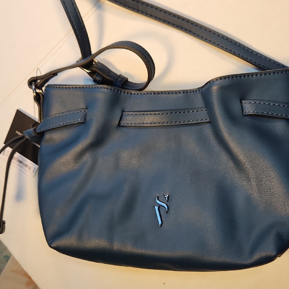 Simply Vera